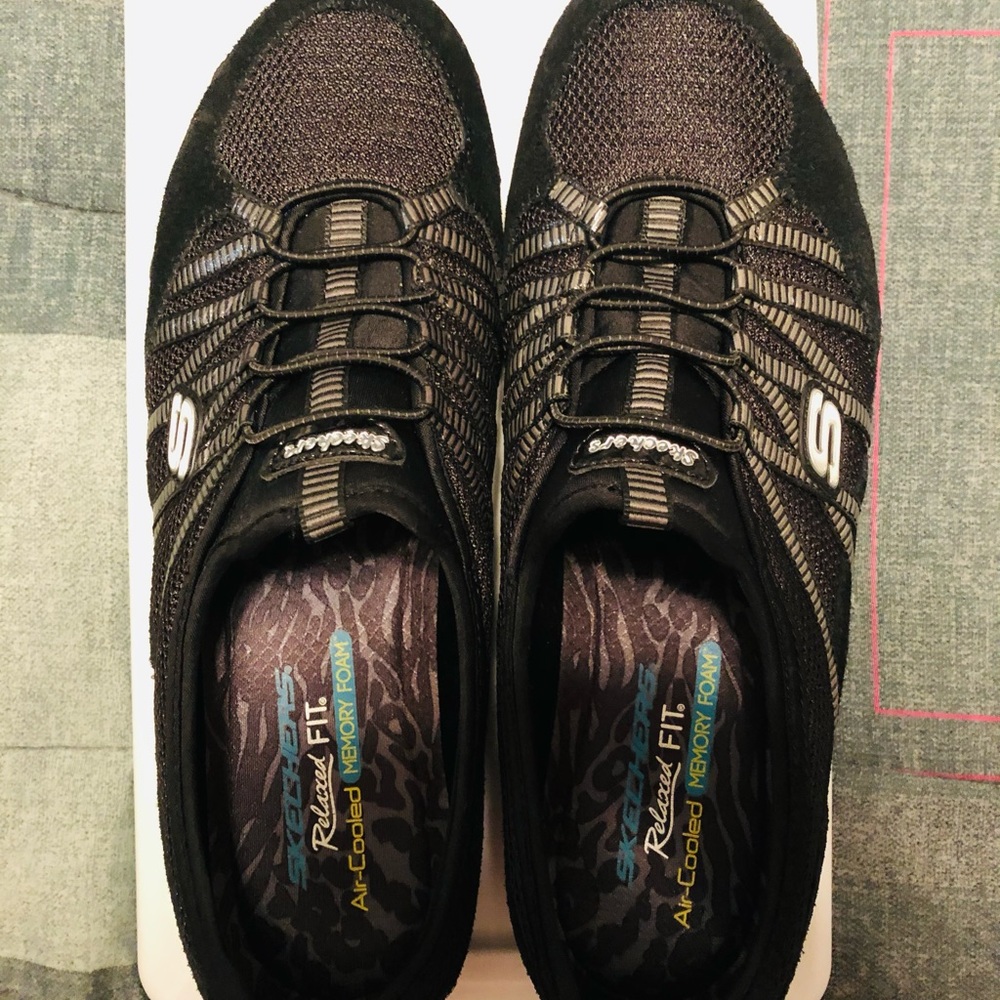 Sketchers Air Cooled Memory Foam Sneaks - image 1